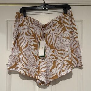 Lilly Pulitzer Elastic/DrawstriWaist Brown and White Leaf/pineapple Print Shorts